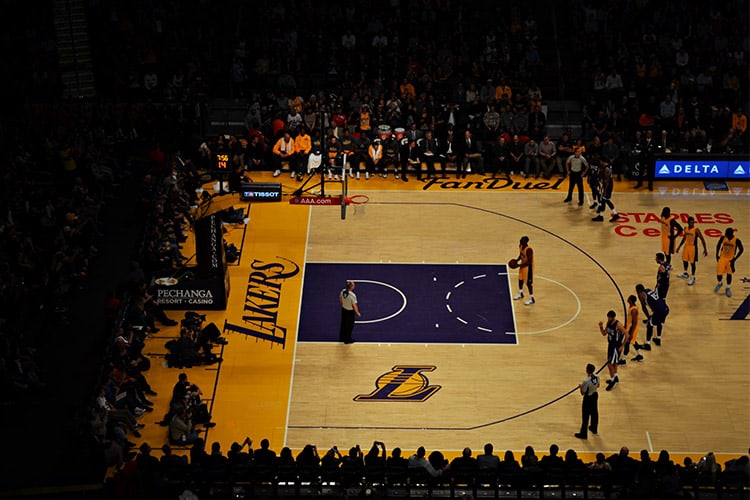 Lakers player on the free throw line nba betting